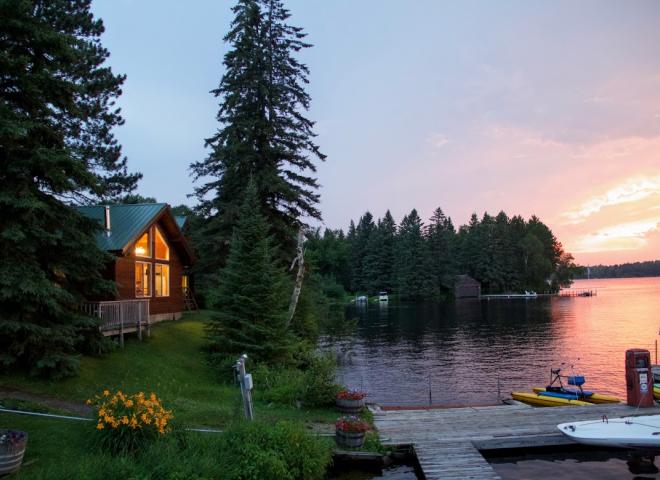 Exterior of Rippleside at sunset.