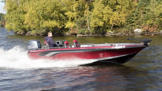 Fisherman speeding along in Ranger 620VS on Lake Vermilion