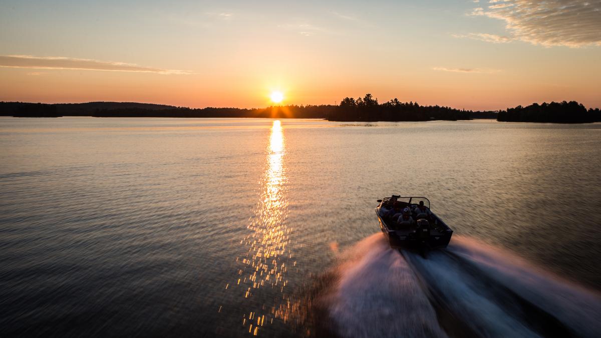 Boating on Lake Vermilion is a social distancing activity at Pehrson Lodge