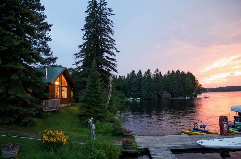 Exterior of Rippleside at sunset.